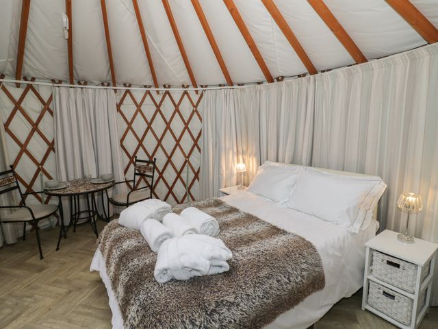 The Lakeside Yurt - 6017 - photo 5