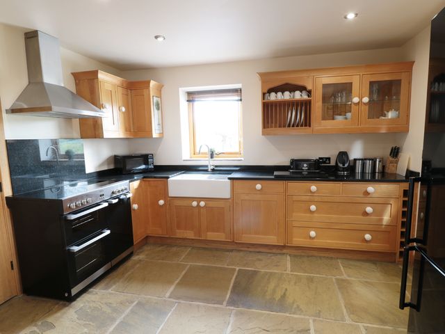 Stoneycroft Barn - 6188 - photo 4