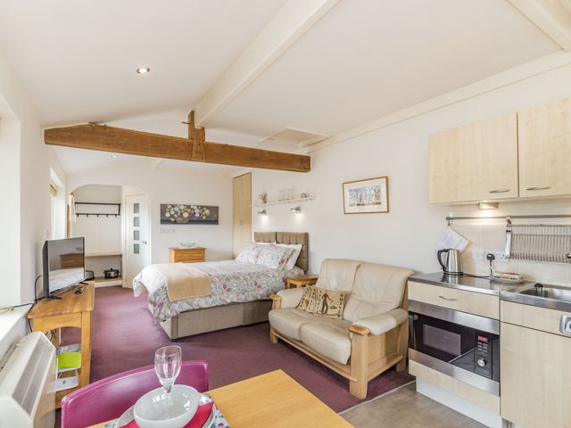 The Friendly Room - 6441 - photo 4