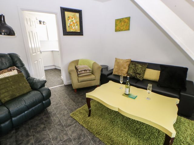 Hollie Cottage - 6796 - photo 4