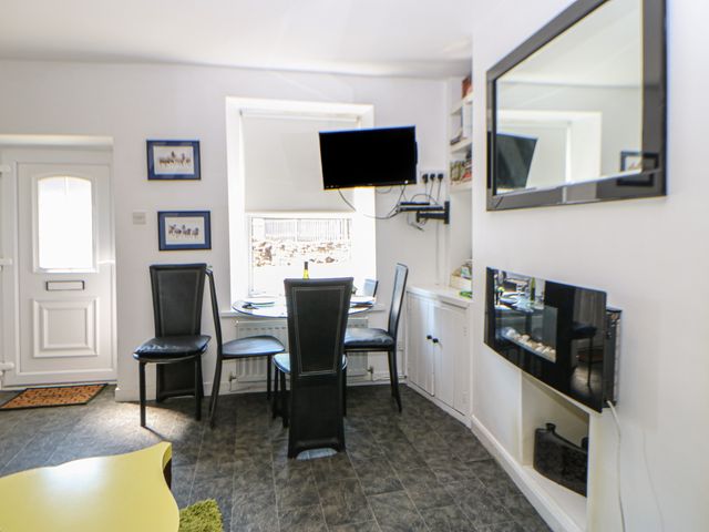 Hollie Cottage - 6796 - photo 5