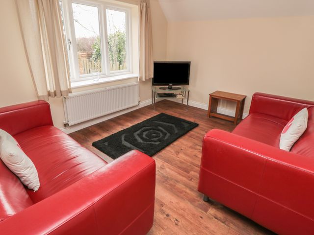 No. 2 Low Hall Cottages - 6960 - photo 2
