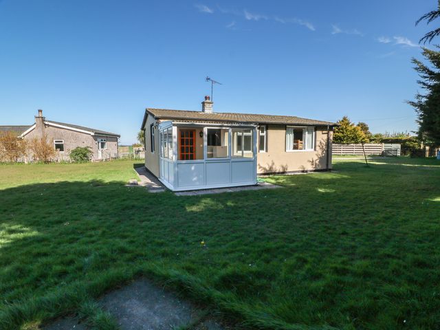 A house with a garden at Kouloura in Southerness