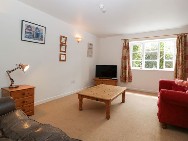 Wheelbarrow Cottage - 904154 - photo 2