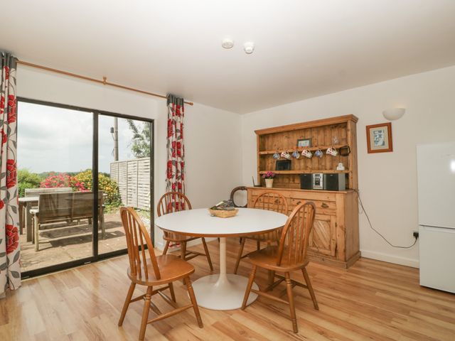 Wheelbarrow Cottage - 904154 - photo 5