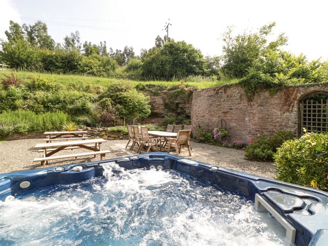 Wheelbarrow Castle - 904281 - photo 4