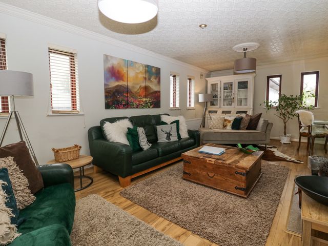 Sandown - 904555 - photo 2