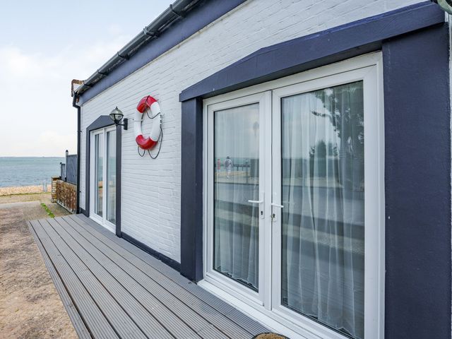 West Sea View No 4 - 905106 - photo 2