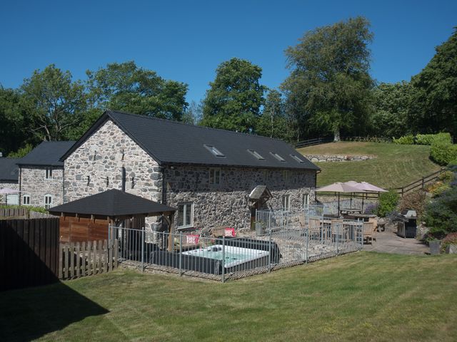 Castell Courtyard - 905109 - photo 2
