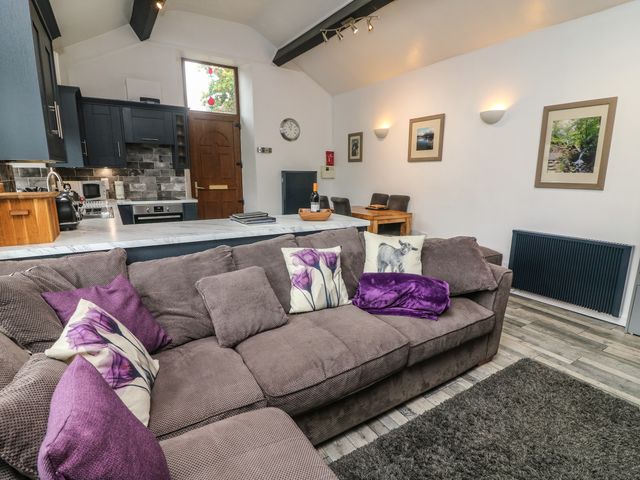 The Lodge - 911747 - photo 4