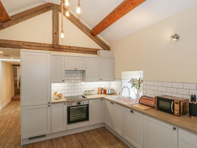Rhianwen, Plas Moelfre Hall Barns - 912237 - photo 5