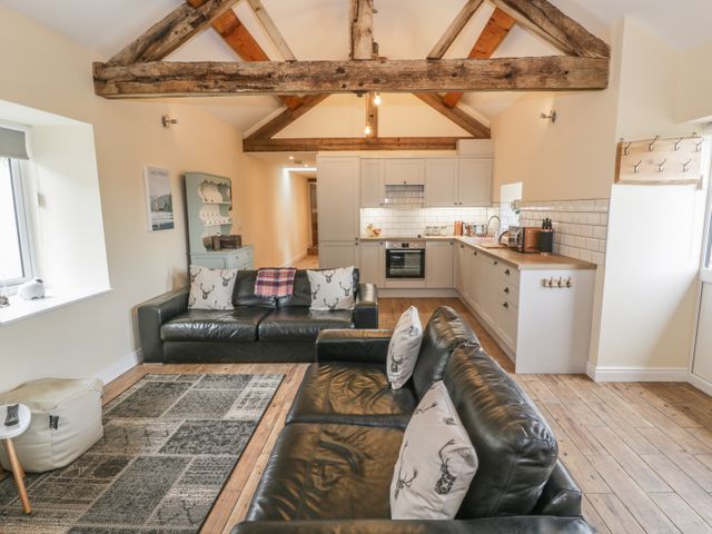 Rhianwen, Plas Moelfre Hall Barns - 912237 - photo 4