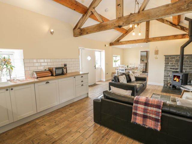 Rhianwen, Plas Moelfre Hall Barns - 912237 - photo 2