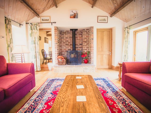 Deerclose West Farmhouse - 912912 - photo 2