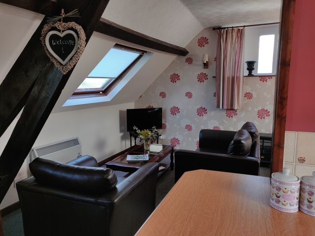 The Coach House - 913052 - photo 2
