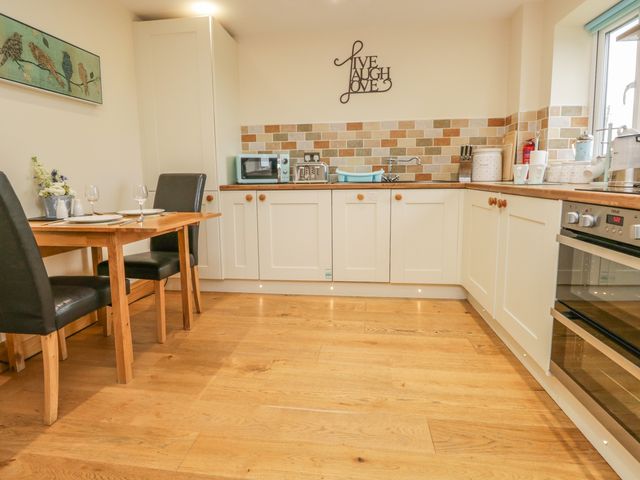 Snowdrop Cottage - 916663 - photo 4