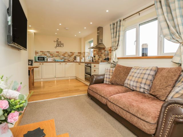 Snowdrop Cottage - 916663 - photo 3