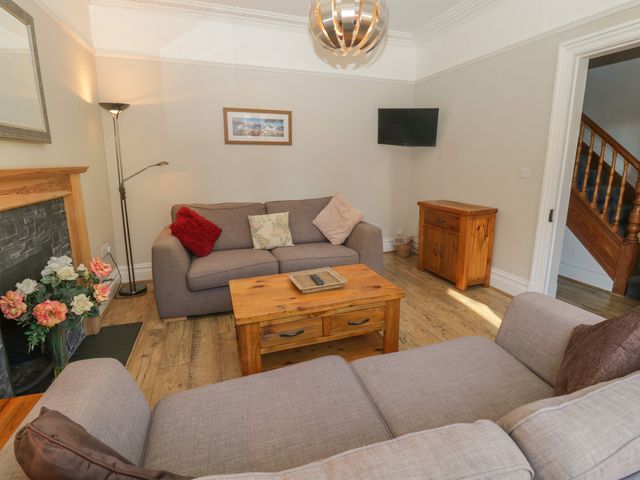 48 Oak Street - 918353 - photo 5