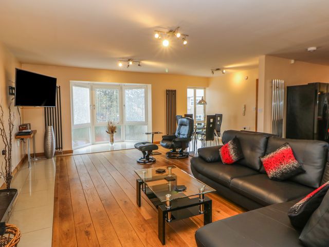 Mead House - 920812 - photo 3