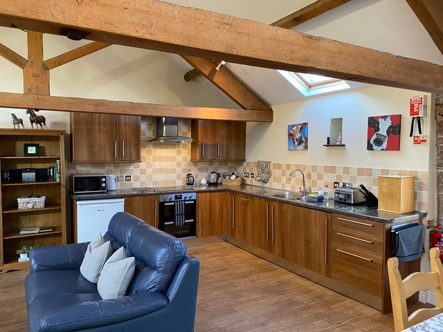Hayloft Cottage - 921598 - photo 2