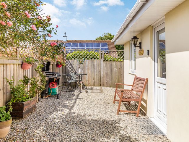 19 Cormorant Drive (The Annexe) - 927546 - photo 2