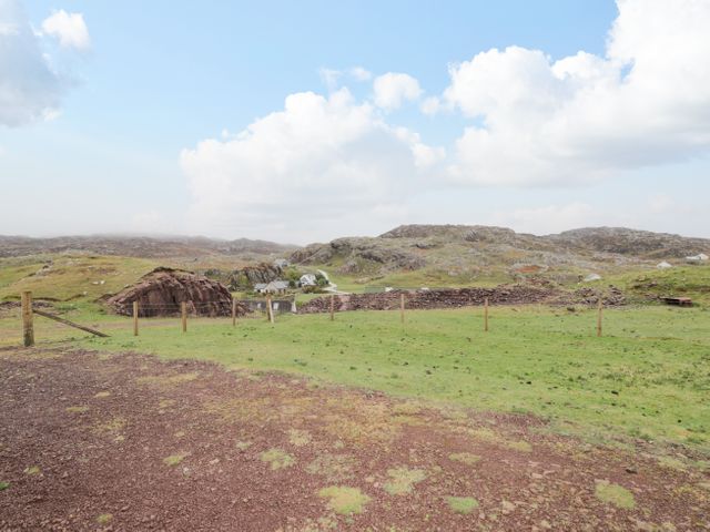 Hilltop - 929841 - photo 3