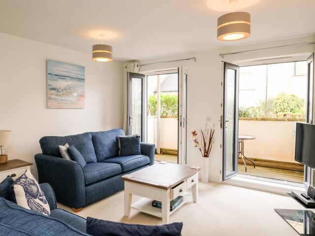 Stone's Throw - 930952 - photo 2