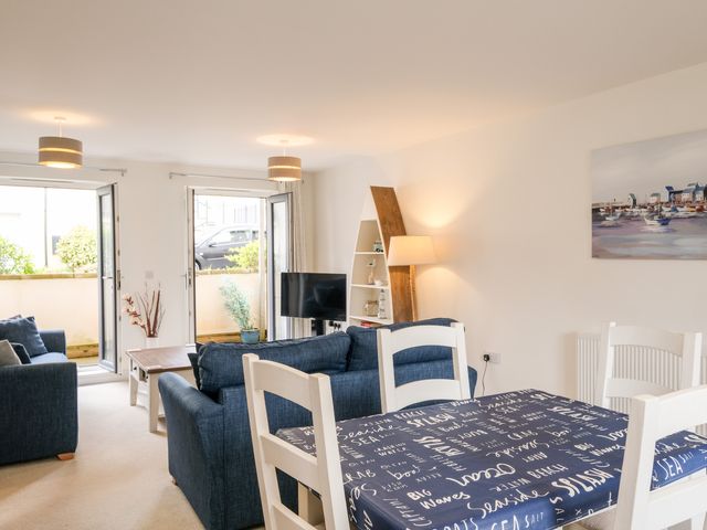 Stone's Throw - 930952 - photo 3