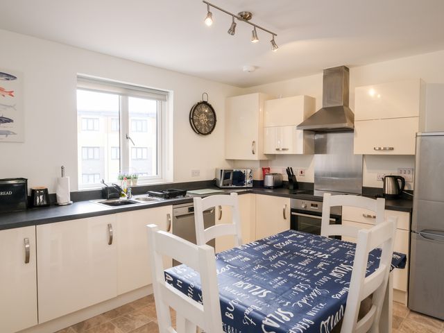 Stone's Throw - 930952 - photo 4