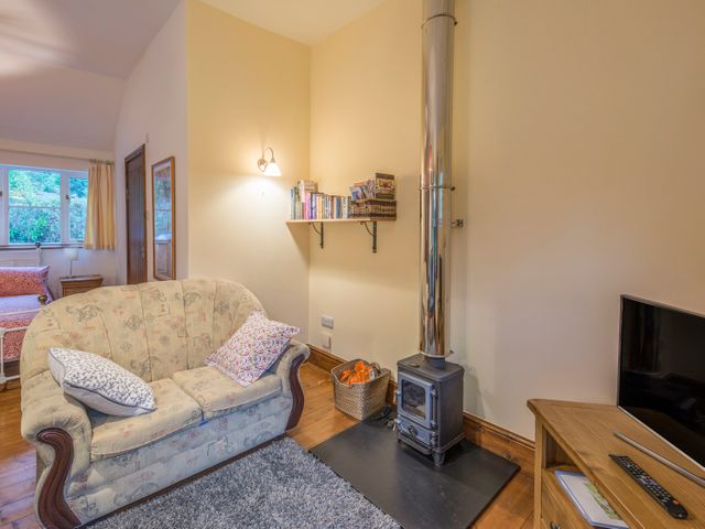 Woodpeckers Cottage - 931018 - photo 2