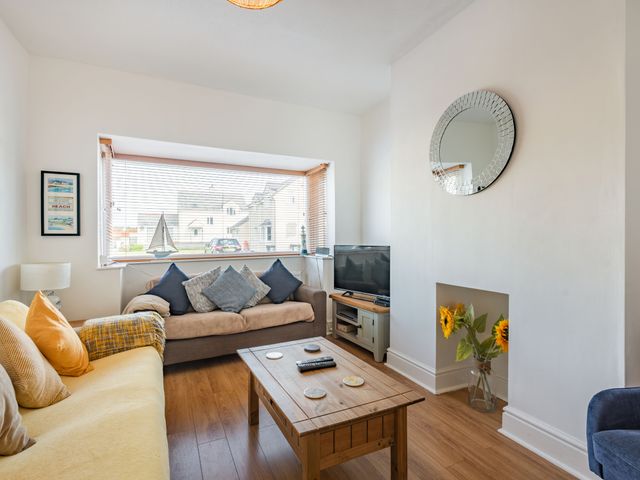2 Tregof Terrace - 936705 - photo 3