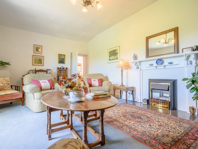 Mill Brow Apartment - 939706 - photo 5