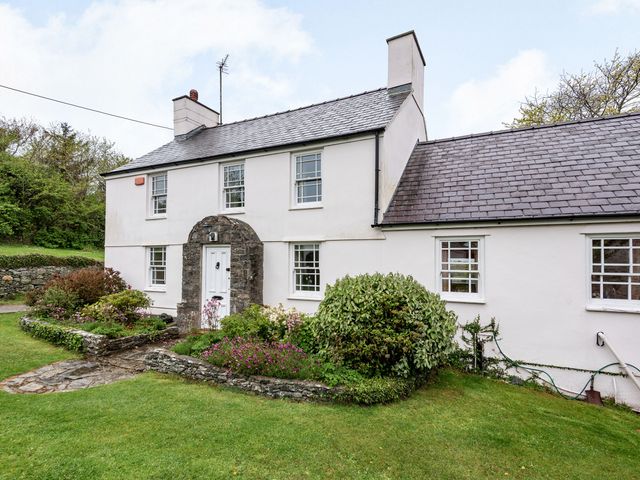 Cwm Farm - 940431 - photo 2