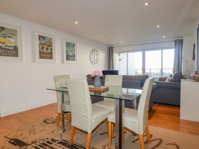 47 Bredon Court - 947371 - photo 4