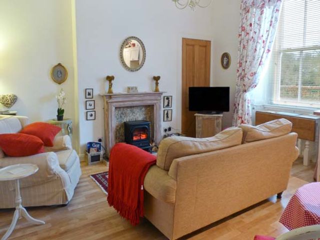 3 Queen Marys Buildings - 947796 - photo 2