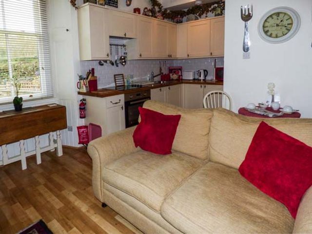 3 Queen Marys Buildings - 947796 - photo 3