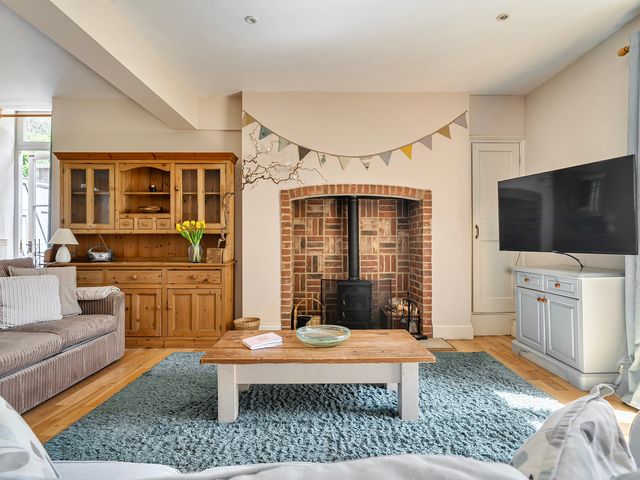East Wing - 953487 - photo 2