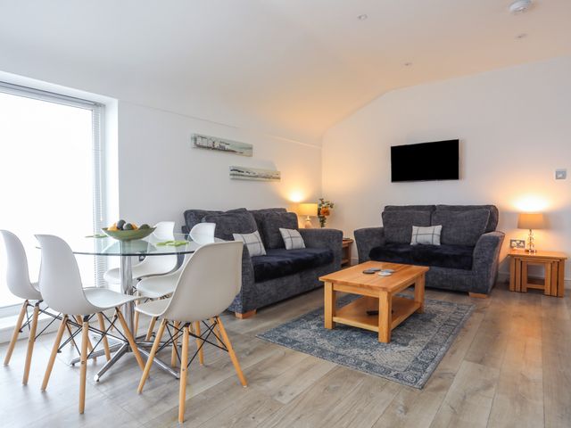 3 Marina View - 953912 - photo 5
