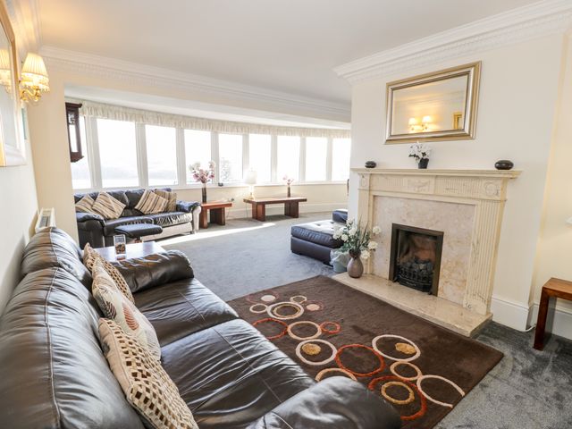 11 Glyn Garth Mews - 956872 - photo 5