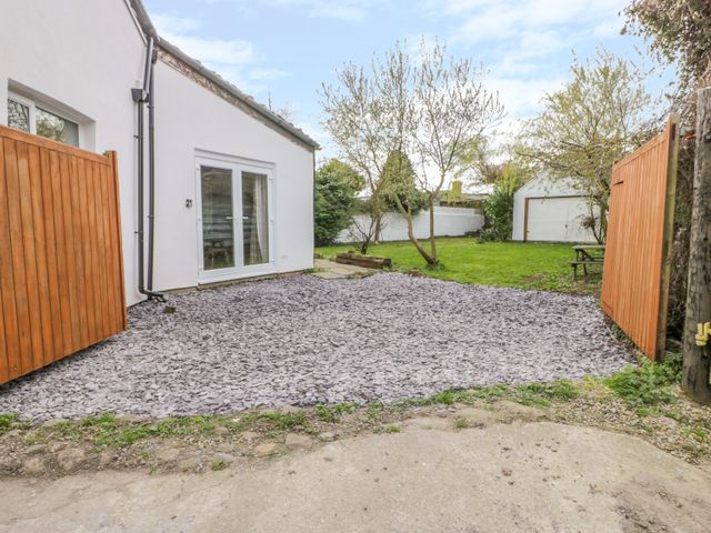 5 Cliff Lane - 958277 - photo 3