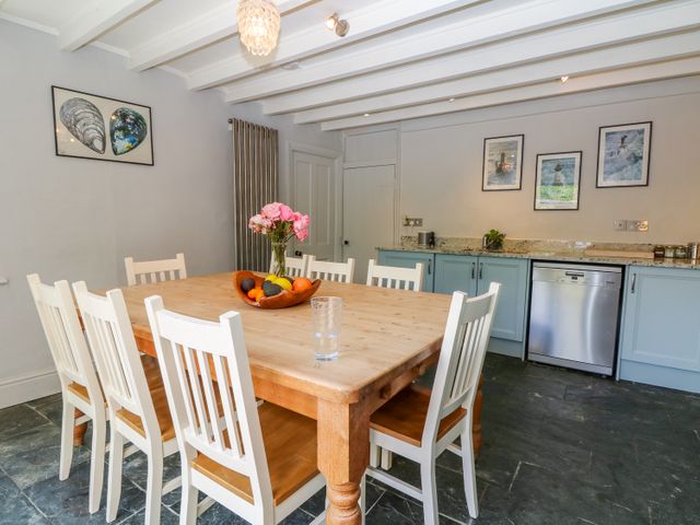 Parwin - 959592 - photo 5