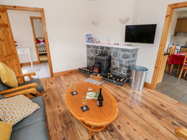 Lough Mask Road Fishing Cottage - 962060 - photo 5