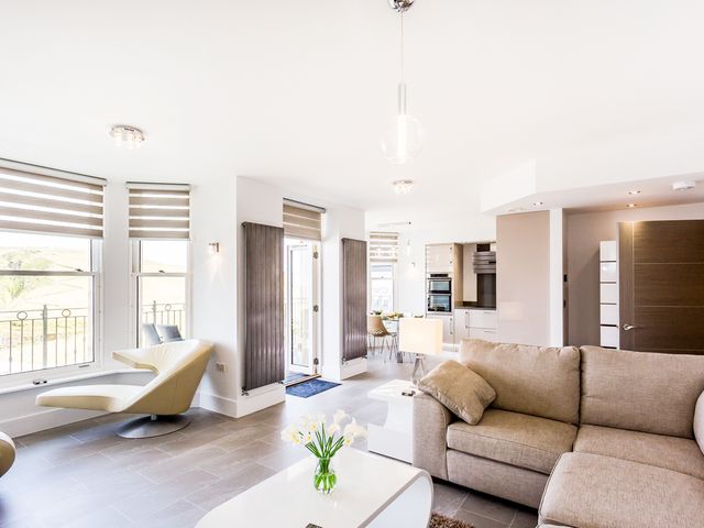 No 6 Arlington Villas - 962657 - photo 2