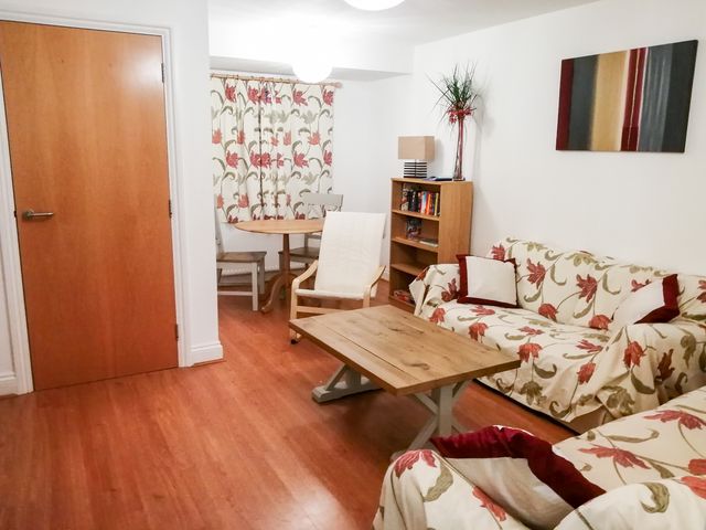 4 Bredon Court - 968477 - photo 3