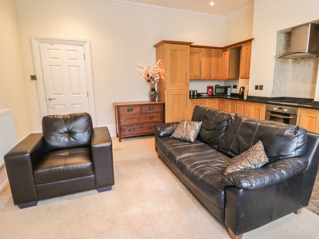 Flat 4 - 971942 - photo 3