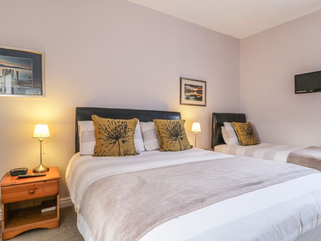 Swinside Cottage - 972351 - photo 5