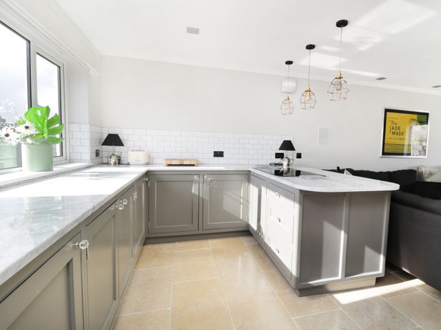 Upper Oaks - 972642 - photo 5
