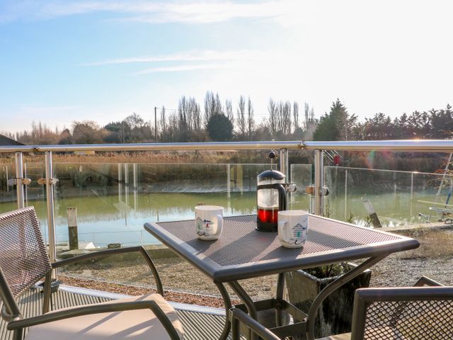 17 The Boathouse - 973784 - photo 2