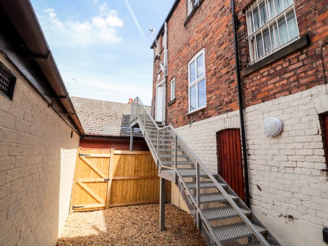 Flat 3 - 975401 - photo 2
