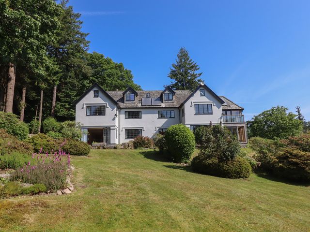 A house with garden and trees at Sandsgate near Chagford